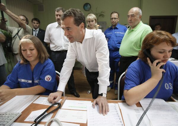 Президент РФ Дмитрий Медведев посетил подстанцию скорой помощи №26