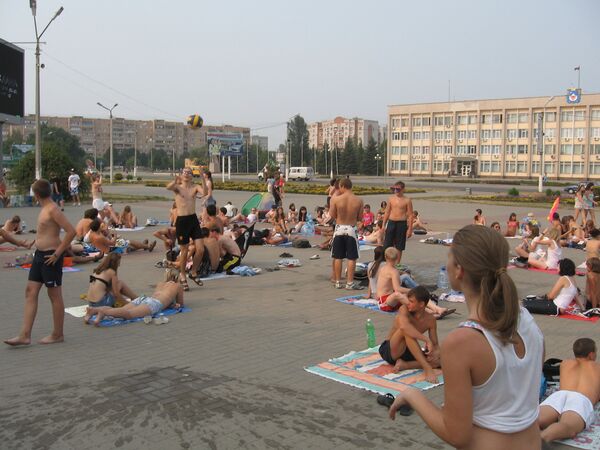 Флешмоб Пляж в центре Железногорска