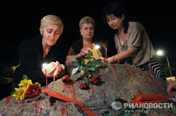 Акция Живой свет памяти прошла в Цхинвале в рамках годовщины начала военных действий в Республике Южная Осетия