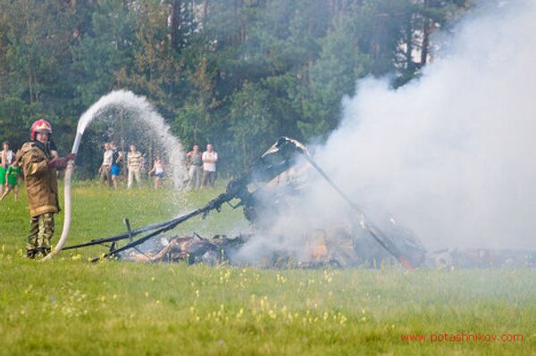 На открытом кубке СНГ по вертолетному спорту под Минском разбился вертолет пилота из Германии