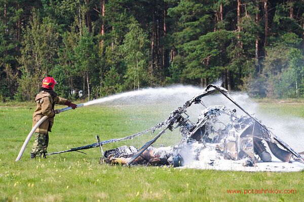 На открытом кубке СНГ по вертолетному спорту под Минском разбился вертолет пилота из Германии