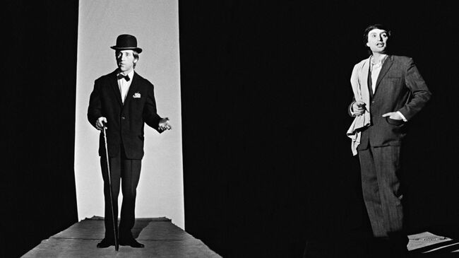 Спектакль Павшие и живые в постановке режиссера Юрия Любимова Спектакль Павшие и живые в постановке режиссера Юрия Любимова