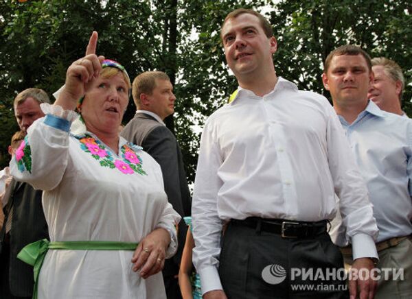 Президент РФ Д.Медведев посетил деревню Малый Шаплак