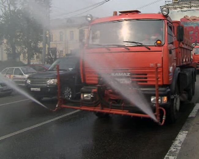 Для борьбы со смогом в Москве распыляют водяное облако 