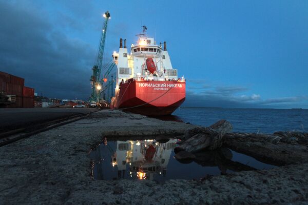 Экспедиция морского спасательного буксира МЧС Неотразимый в район архипелага Новая Земля