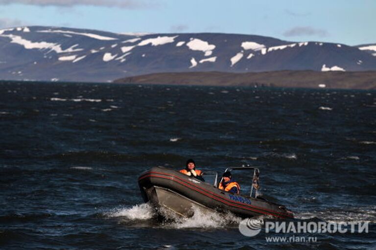 Экспедиция морского спасательного буксира МЧС Неотразимый в район архипелага Новая Земля