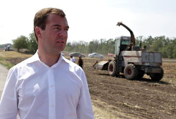 Президент РФ Д.Медведев посетил сельскохозяйственный кооператив в Ростовской области