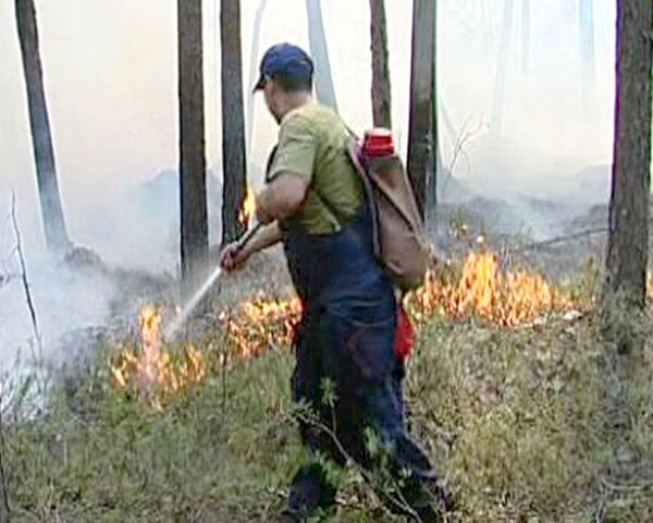Пожары в Свердловской области тушат гастарбайтеры, монахи и лесничие