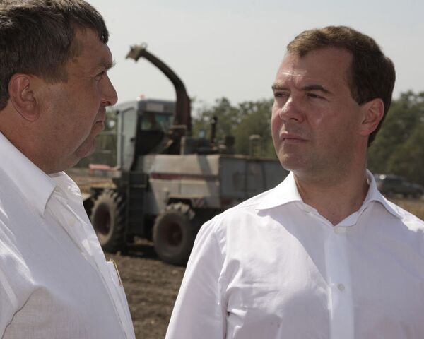 Медведев и фермеры придумали, как справиться с последствиями засухи