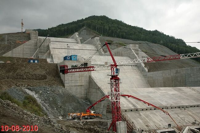 Бетонирование левого выходного портала началось на водосбросе СШГЭС