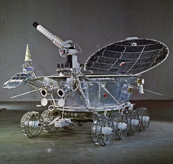 Первый на луне: космический гибрид "Луноход-1" - РИА Новости, 17.11.2010