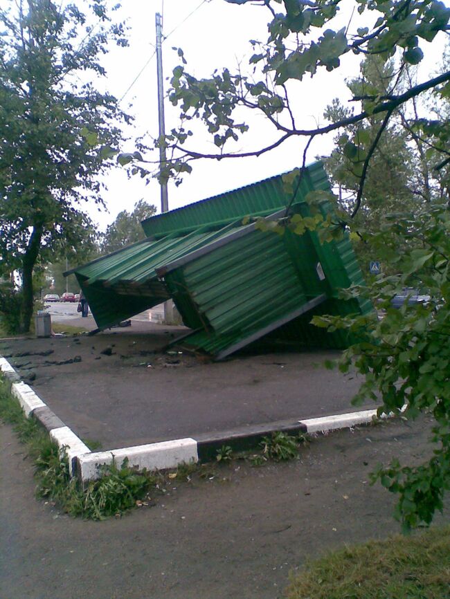 Последствия урагана в Тосно Ленинградской обл. Архив