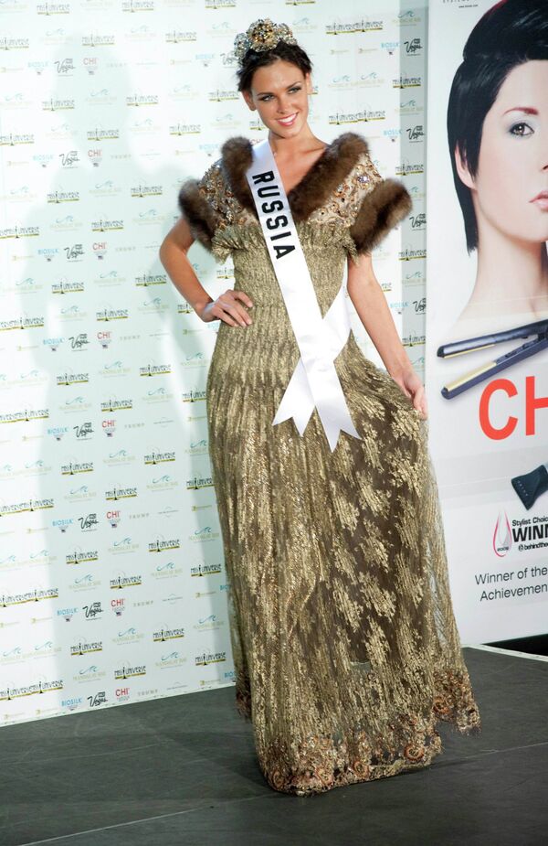 Участница конкурса красоты Мисс Вселенная-2010 Ирина Антоненко, Россия