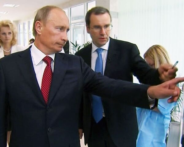 Путин обязал регионы сдать 22 перинатальных центра к 2012 году