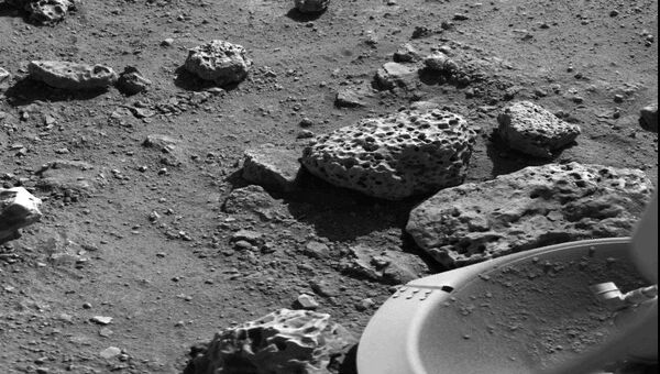Первая в истории фотография с поверхности Марса, сделанная аппаратом Викинг-1