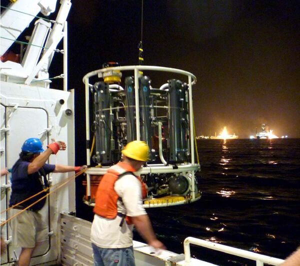 Ученые исследуют шлейф углеводородов в водах Мексиканского залива у побережья США