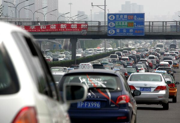 Пробка длиной более 100 км образовалась на подъезде к Пекину