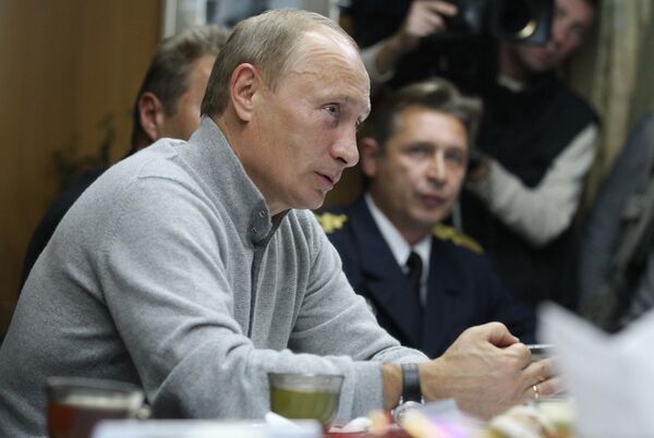 Премьер-министр РФ Владимир Путин посетил большой морозильный автономный траулер Михаил Станицын