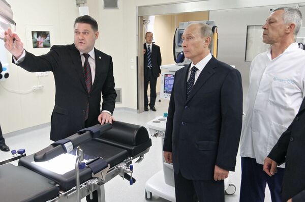 Премьер-министр РФ Владимир Путин посетил новый федеральный центр сердечно-сосудистой хирургии