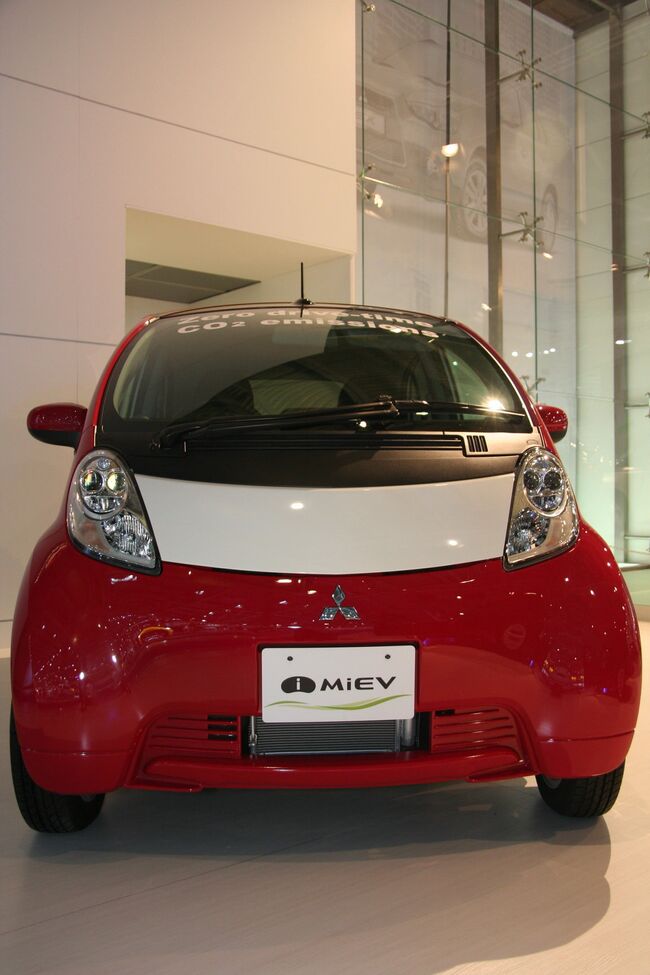 Электромобиль класса супермини Mitsubishi i-MiEV - ММАС 2010