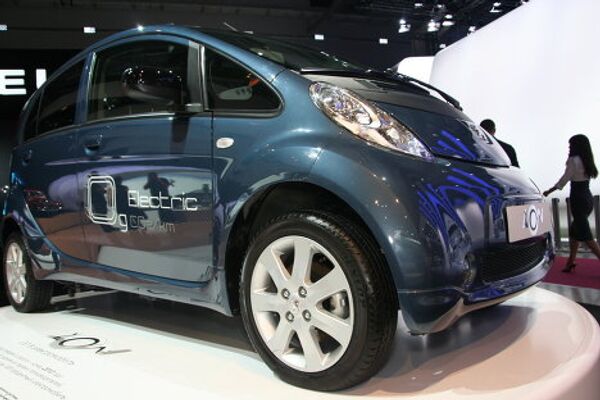 Электромобиль Peugeot iOn на ММАС 2010