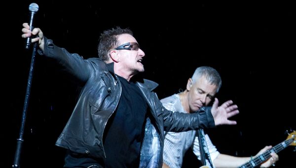 Концерт ирландской группы U2, архивное фото