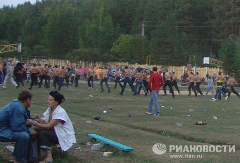 Драка на рок-фестивале Торнадо - 2010 около города Миасс Челябинской области