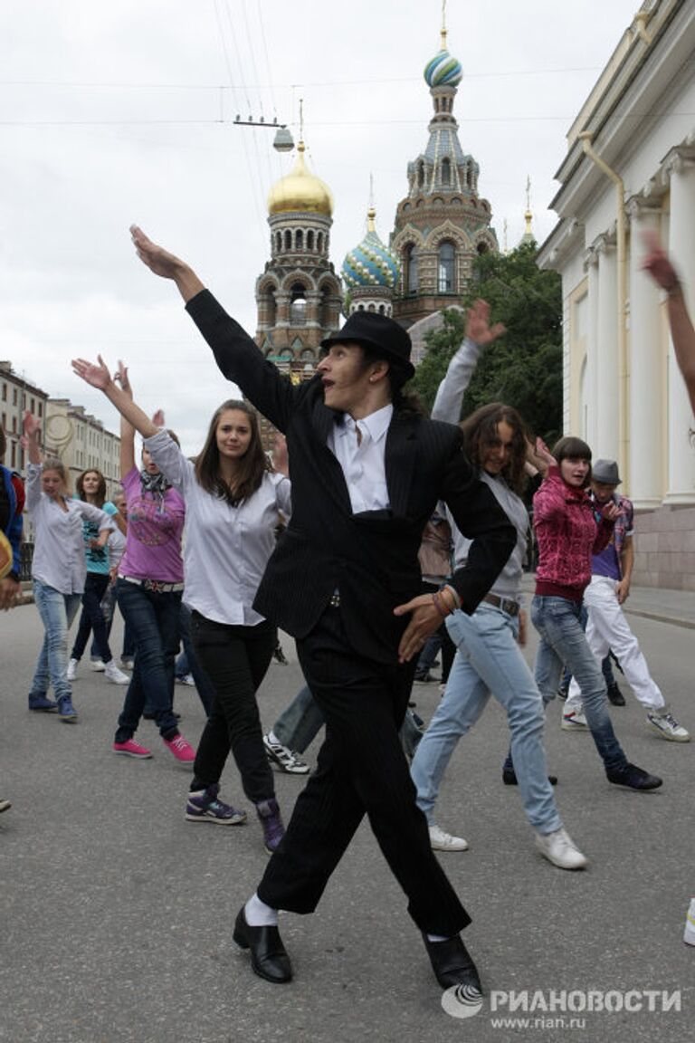 Акция в честь Дня рождения Майкла Джексона прошла в Санкт-Петербурге