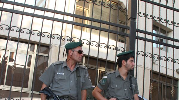 Полиция Израиля возле посольства РФ в Тель-Авиве