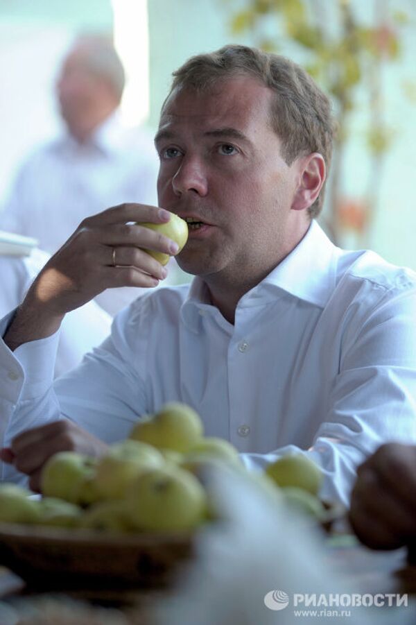 Президент РФ Д.Медведев посетил агрофирму в Оренбургской области