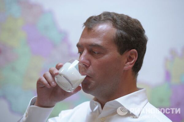 Президент РФ Д.Медведев посетил Оренбургский молочный комбинат