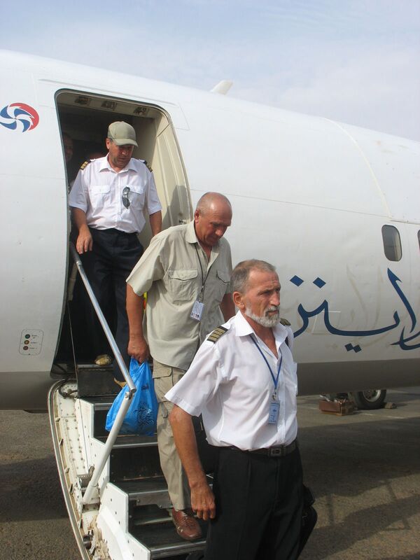 Российские летчики, побывавшие в плену в Южном Дарфуре, прилетели в Хартум
