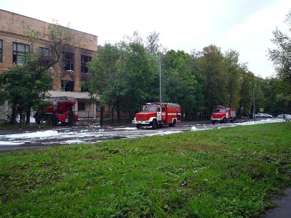 Пожар в школе на улице Александра и Зои Космодемьянских