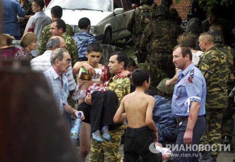 Спасенные заложники, пострадавшие во время теракта в Беслане