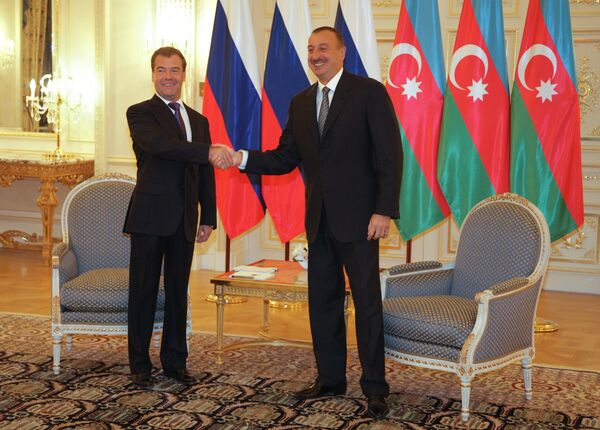 Беседа президента РФ Дмитрия Медведева и президента Азербайджана Ильхама Алиева