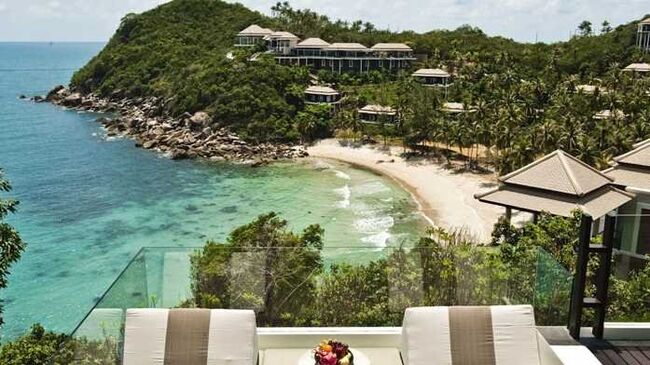 Прописавшиеся в маленькой бухте на Самуи виллы отеля Banyan Tree Samui