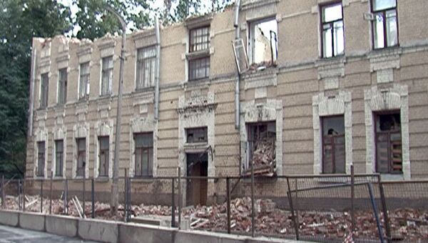 Добровольцы Архнадзора приостановили снос дома в центре Москвы