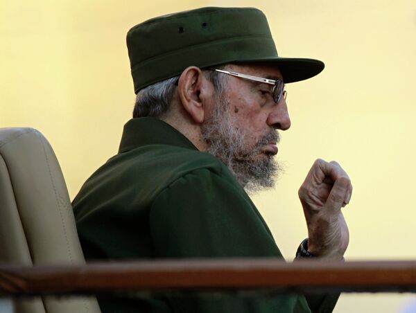Фидель Кастро выступает перед студентами Гаванского университета