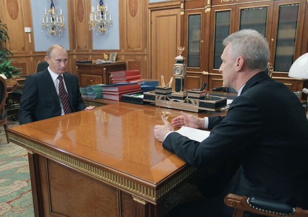 Премьер-министр РФ Владимир Путин провел рабочую встречу с Андреем Фурсенко