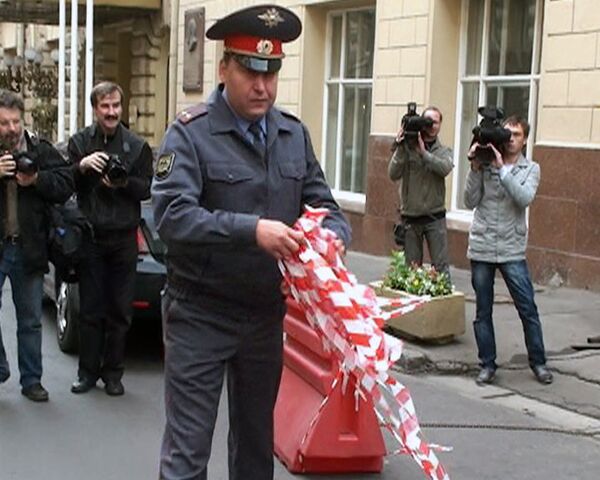 Около 800 закрытых парковок в Москве превратили в общедоступные