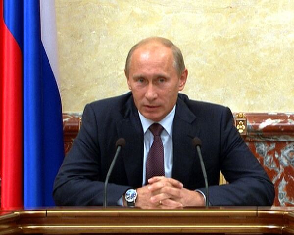 Тарифы в 2011 году будут сдерживать жестче, чем в 2010 – Путин