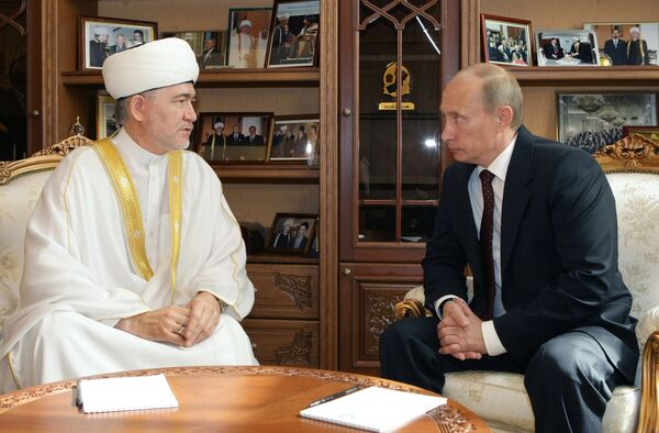 Премьер-министр РФ Владимир Путин встретился с председателем Союза муфтиев России Равилем Гайнутдином