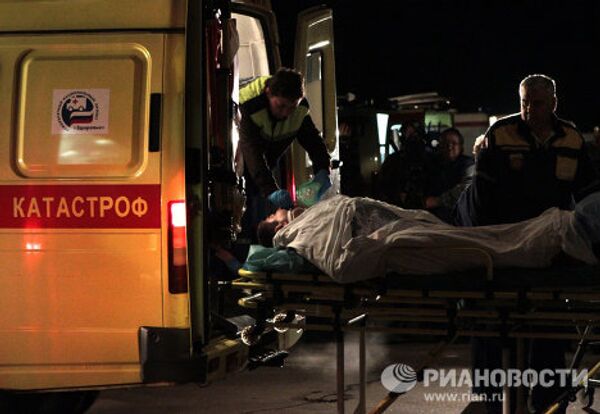 Самолет МЧС доставил 11 пострадавших от теракта во Владикавказе в Москву