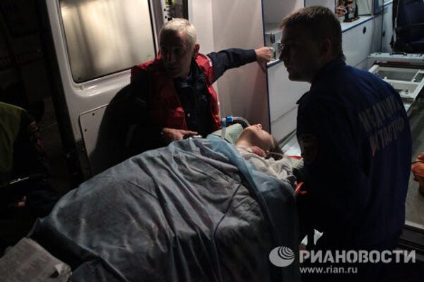 Самолет МЧС доставил 11 пострадавших от теракта во Владикавказе в Москву