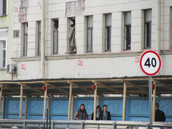 Частичная разборка крыши и перекрытий обрушившегося здания на Лиговском, 145