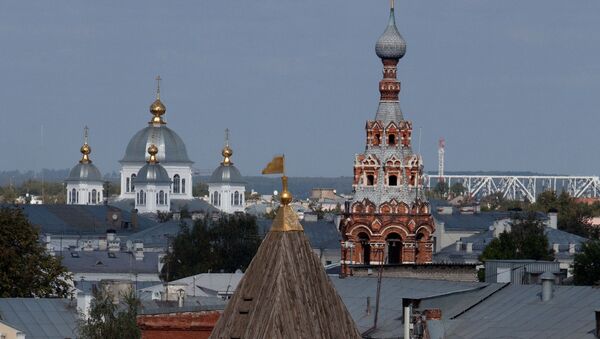Вид на Ярославль со звонницы Спасо-Преображенского монастыря. Архивное фото
