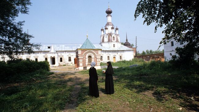 Вид на Толгский монастырь