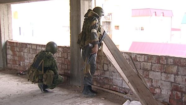Спецоперация в Дербенте, где в пятиэтажном доме был заблокирован боевик