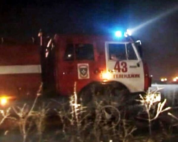 Пожарные два часа тушили возгорание травы на окраине Геленджика 