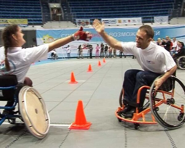 Российские паралимпийцы устроили спортивный мастер-класс для детей